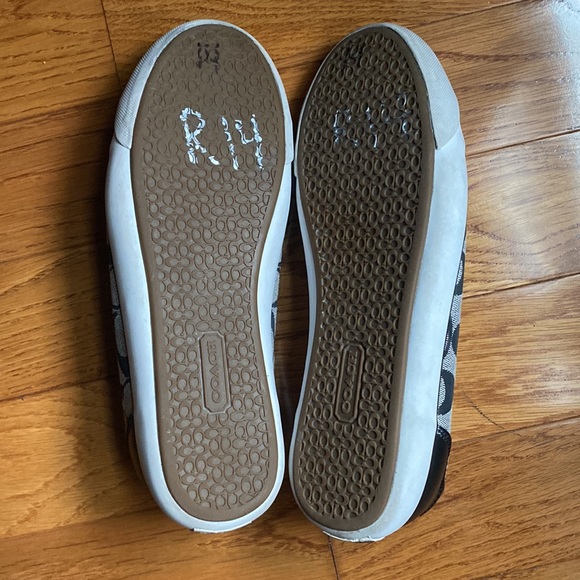 Coach woman’s Size 10 - Picture 5 of 7